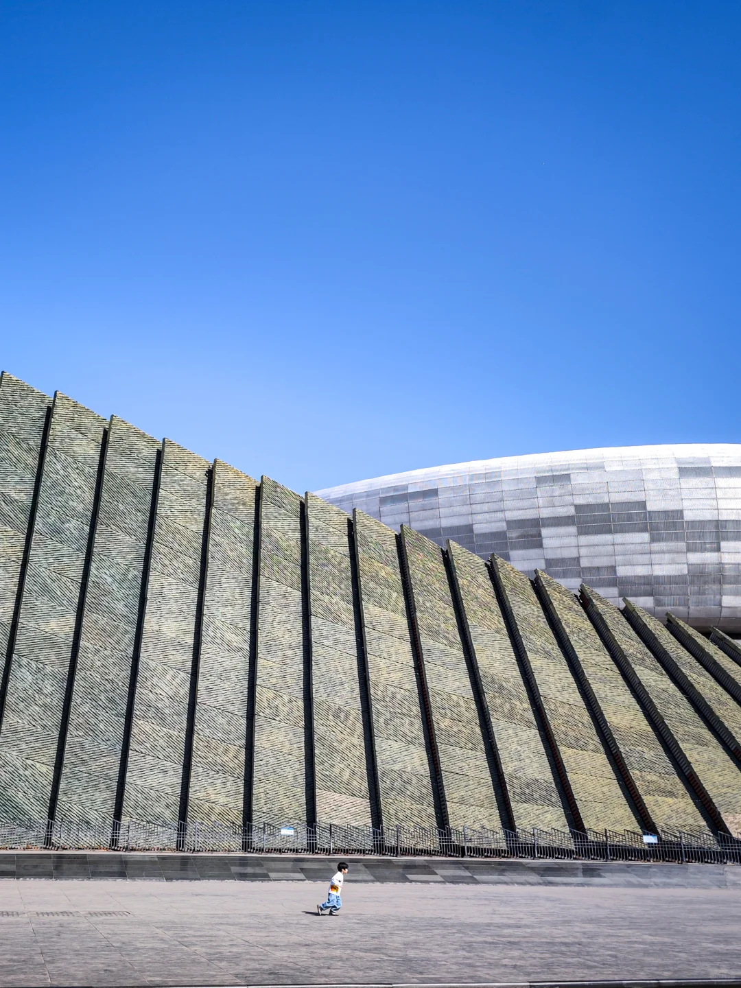 邯郸，武灵丛台虽新筑，赵王故城有遗风