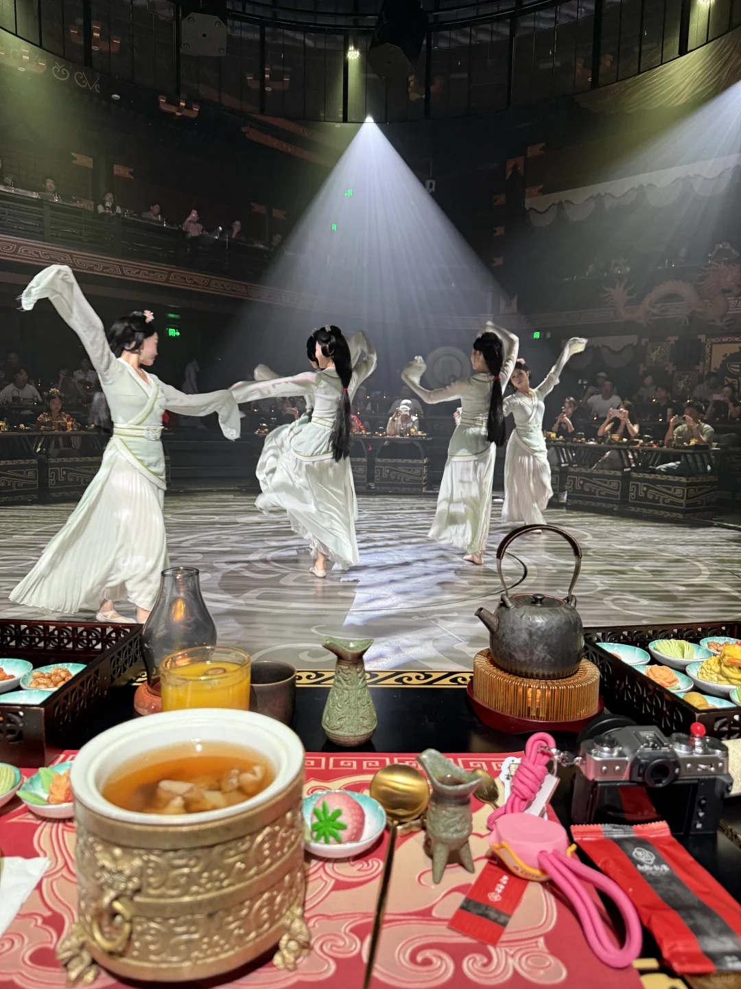 今日无事，勾栏听曲