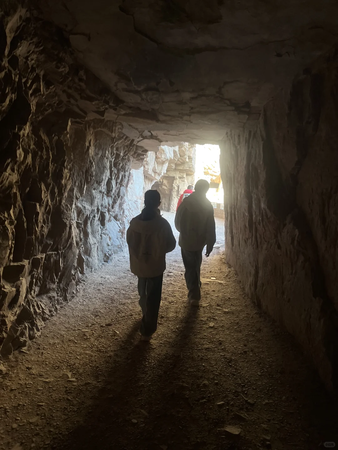 距离石家庄最近的挂壁公路