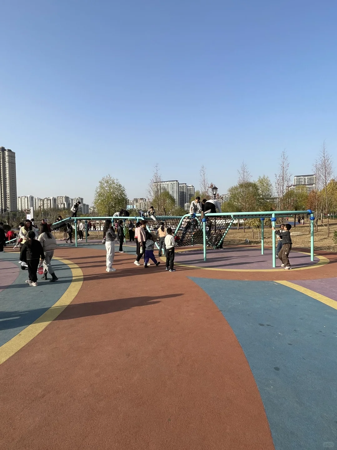 邢台这公园是捅了娃娃窝吗？