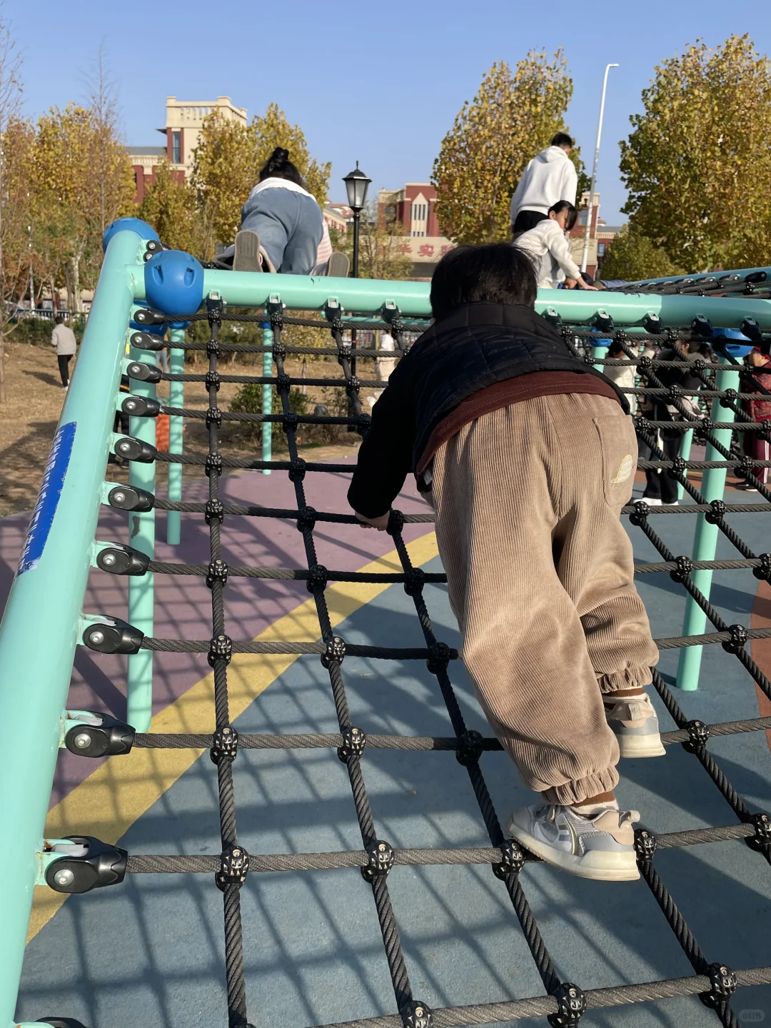 邢台这公园是捅了娃娃窝吗？