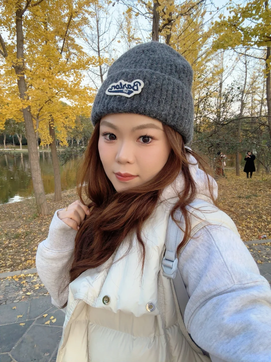 How time flies! 转眼又是满地落叶