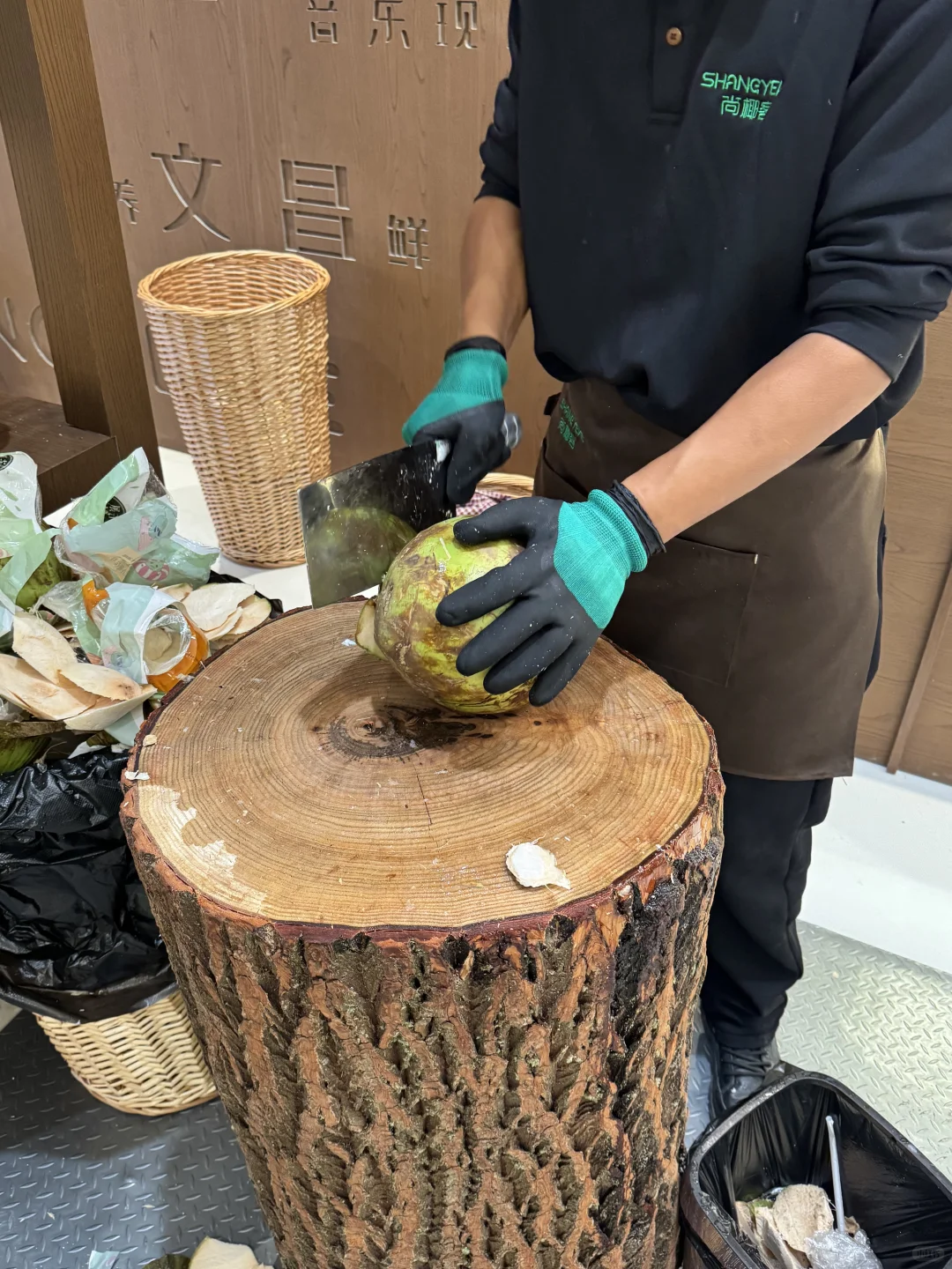 不用去海南也能在邢台吃上正宗椰子鸡火锅了