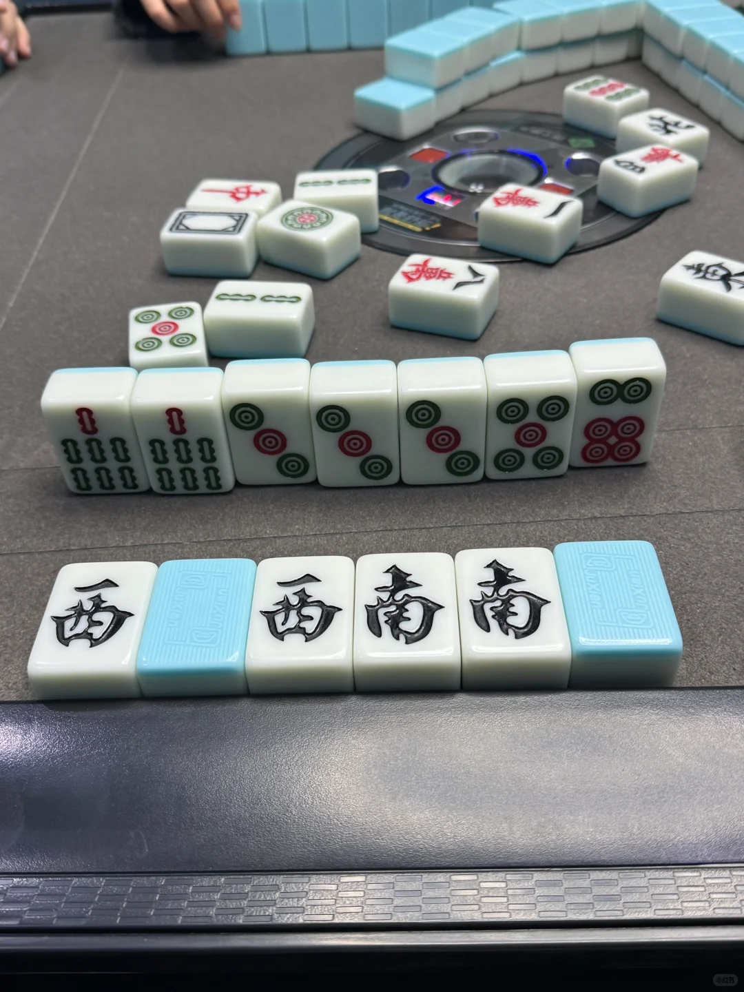 在邢台 三个美女凑不到第四个打麻将的人