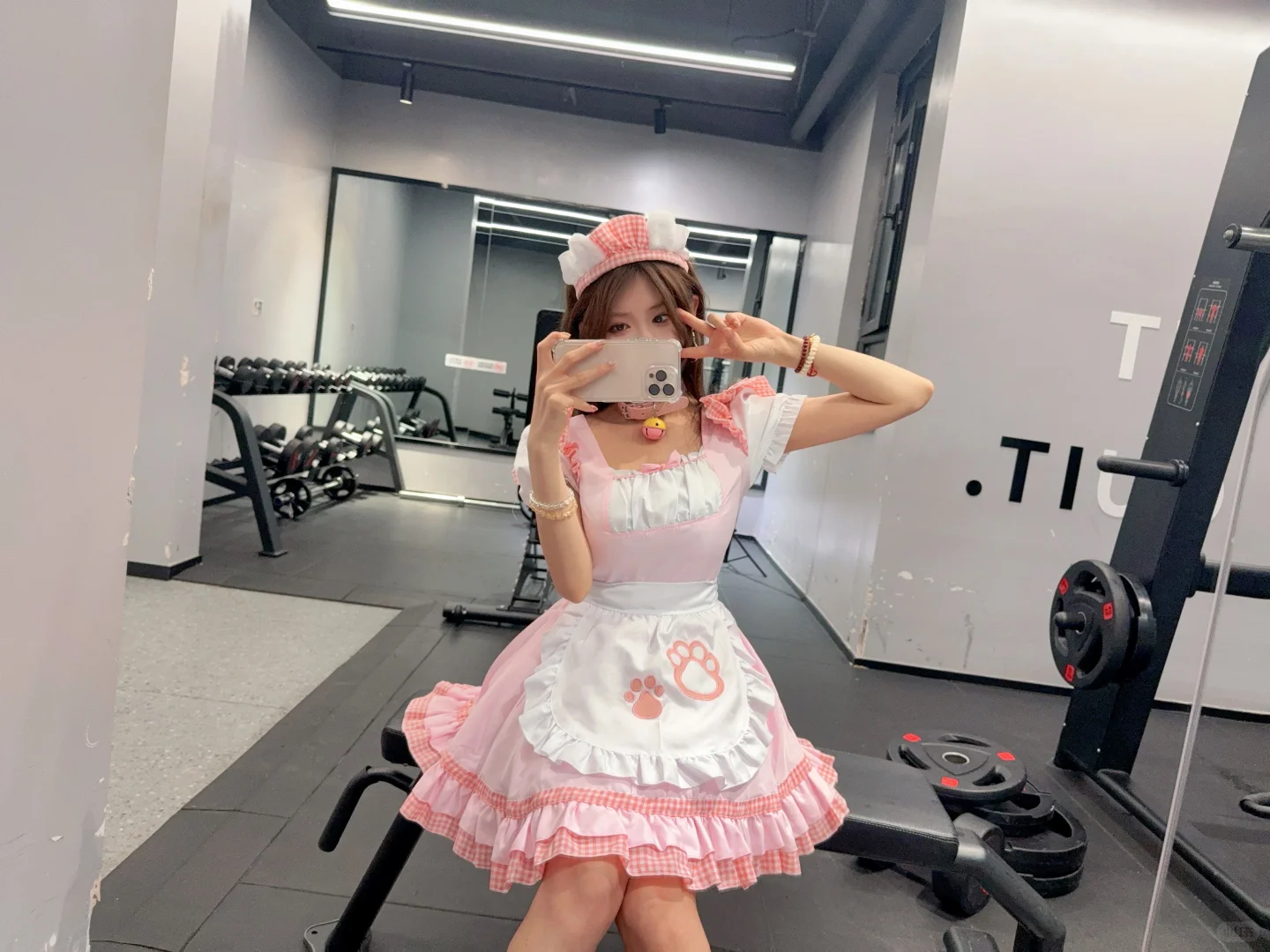 健身房里有小女仆