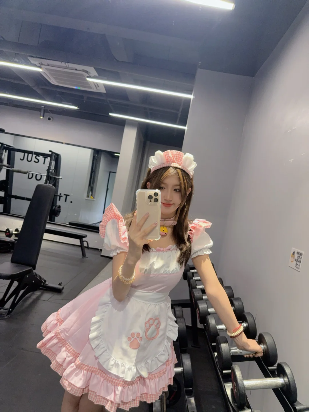 健身房里有小女仆