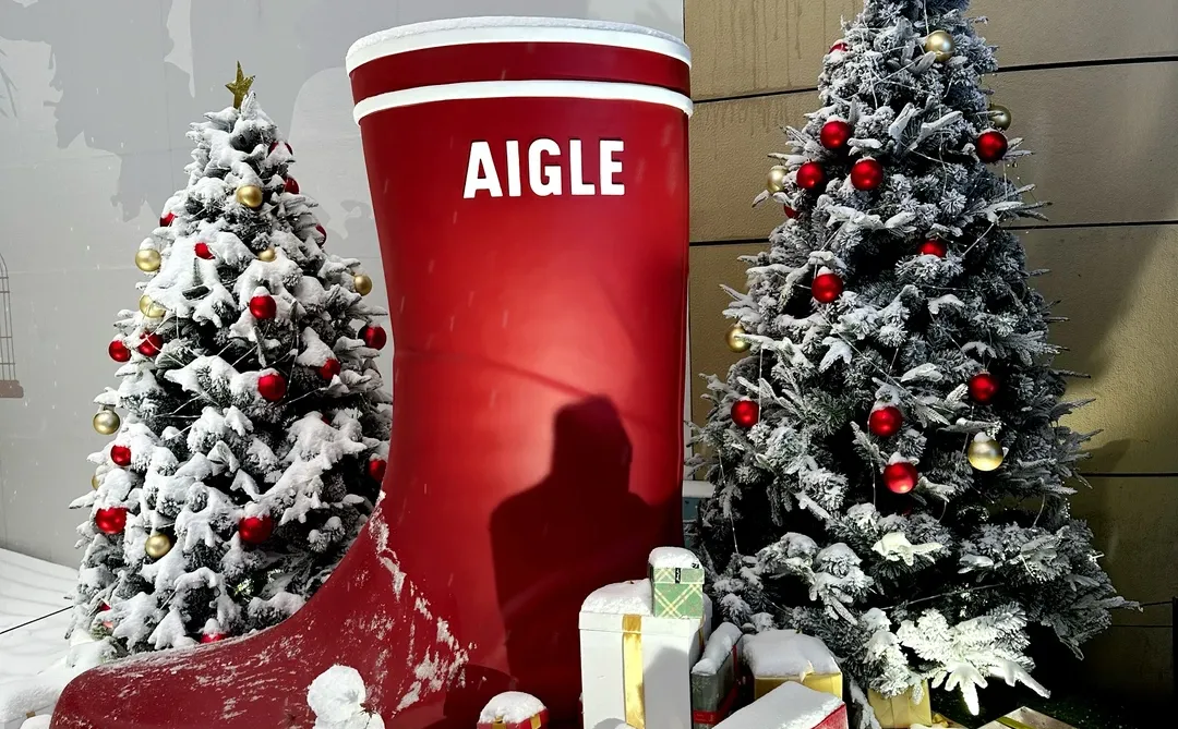 雪中的石家庄万象城美爆了！