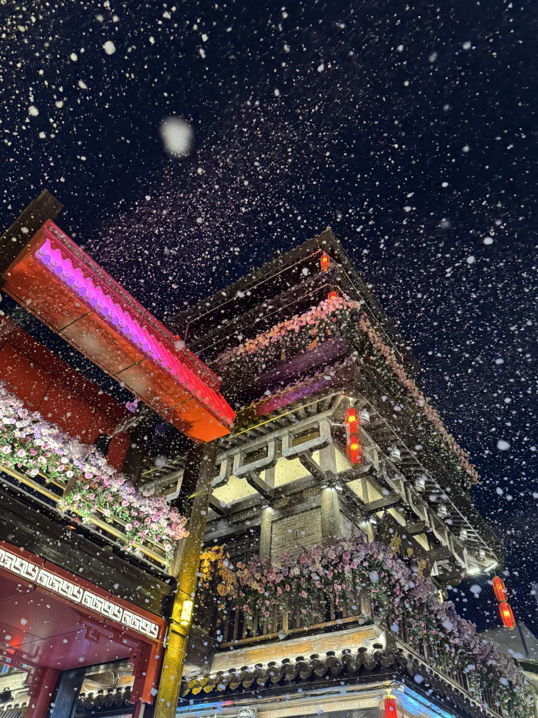 雪花纷飞的邯郸道历史文化街区