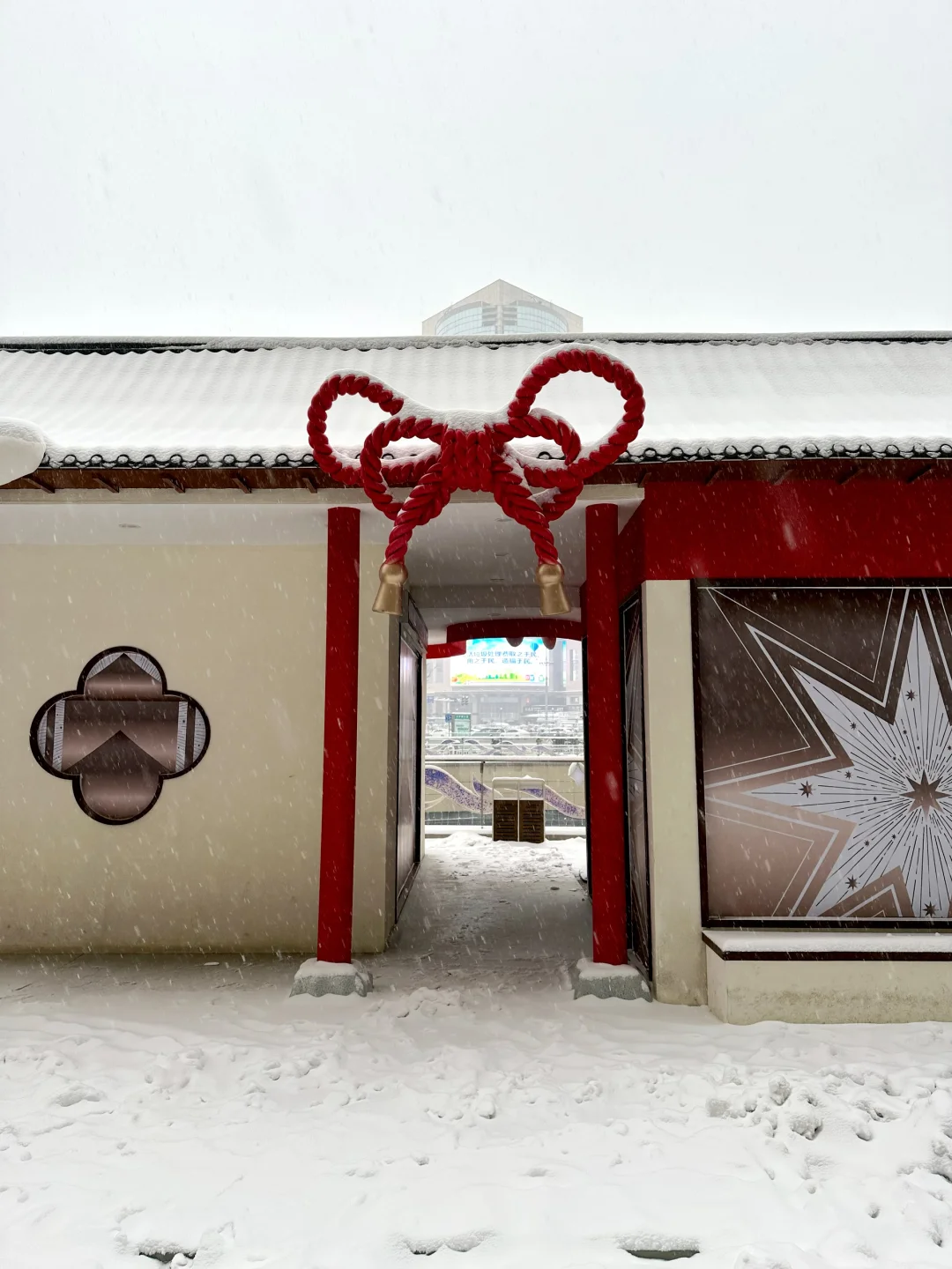 雪中的石家庄万象城美爆了！