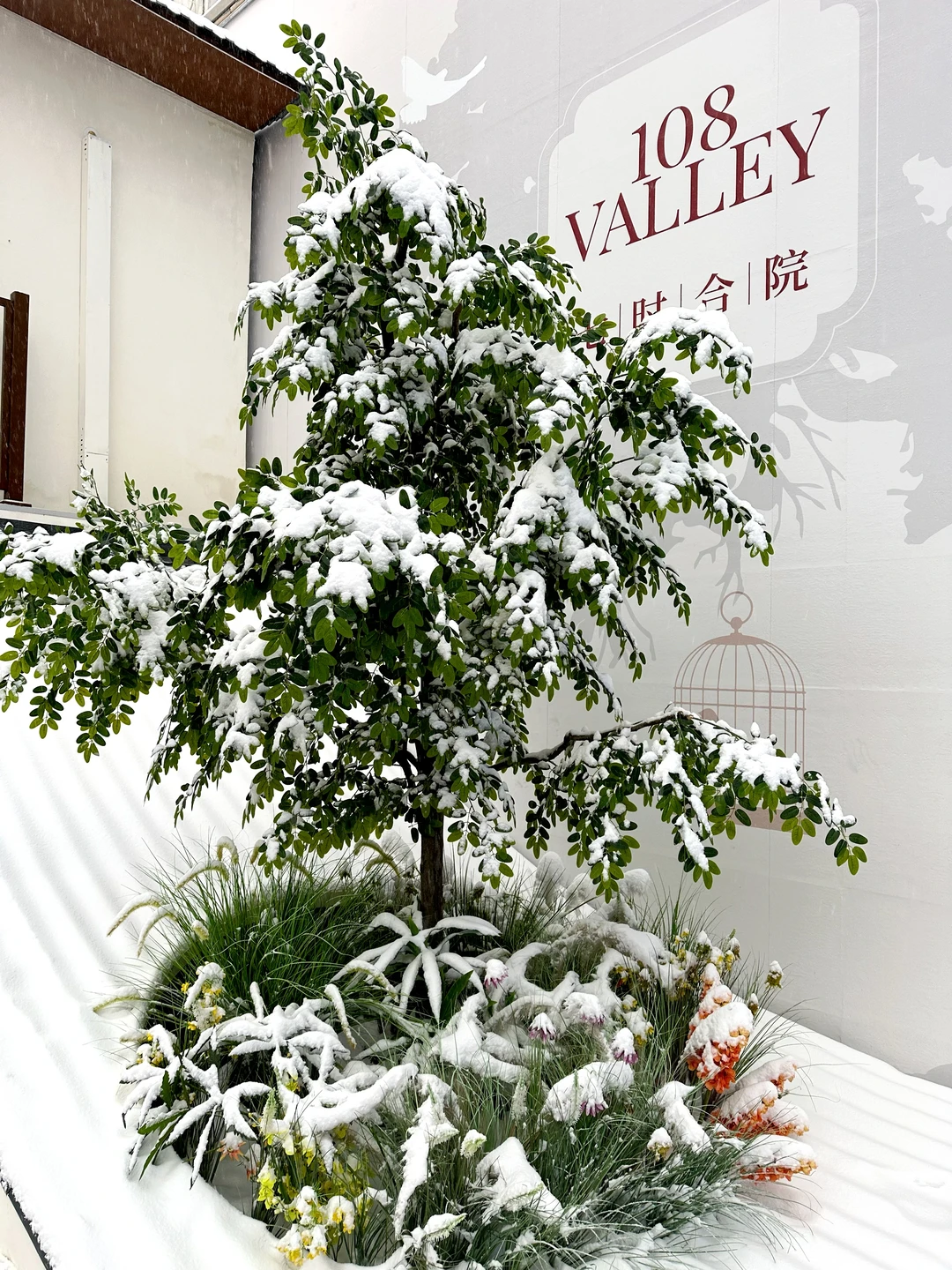 雪中的石家庄万象城美爆了！