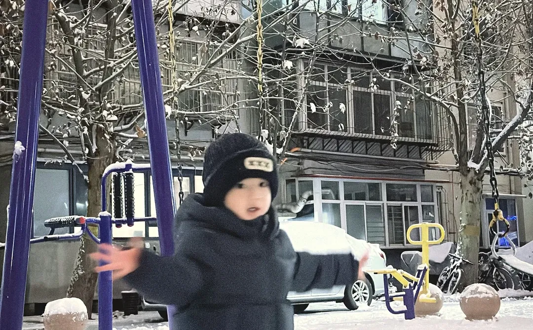 第一场雪｜一生要出片的中国妈妈