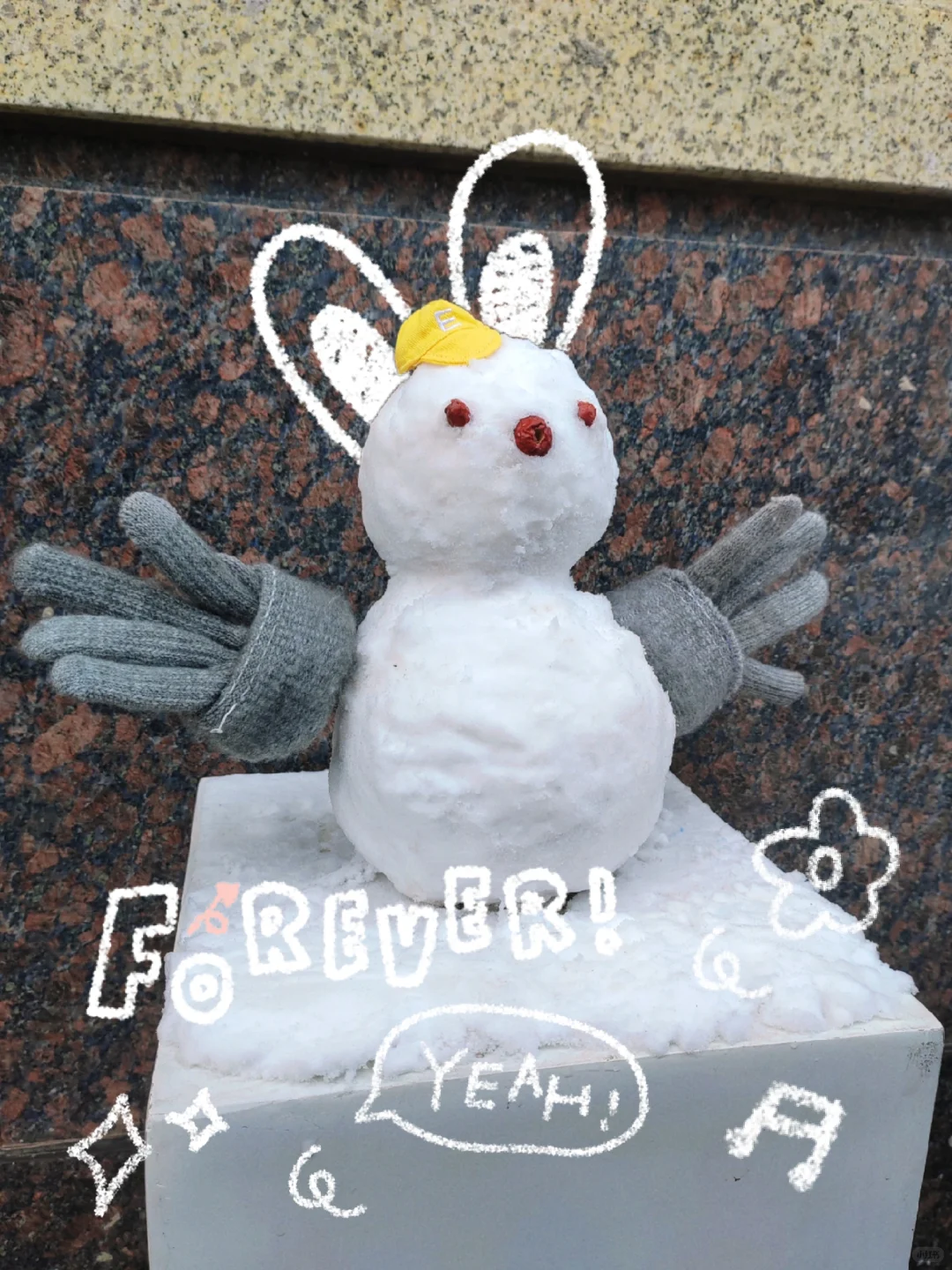 把小朋友藏进雪里，就会变出一个小雪人