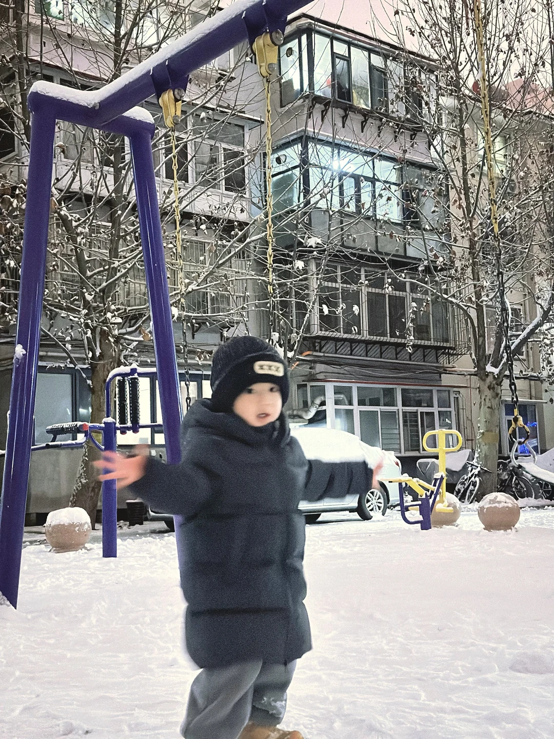 第一场雪｜一生要出片的中国妈妈