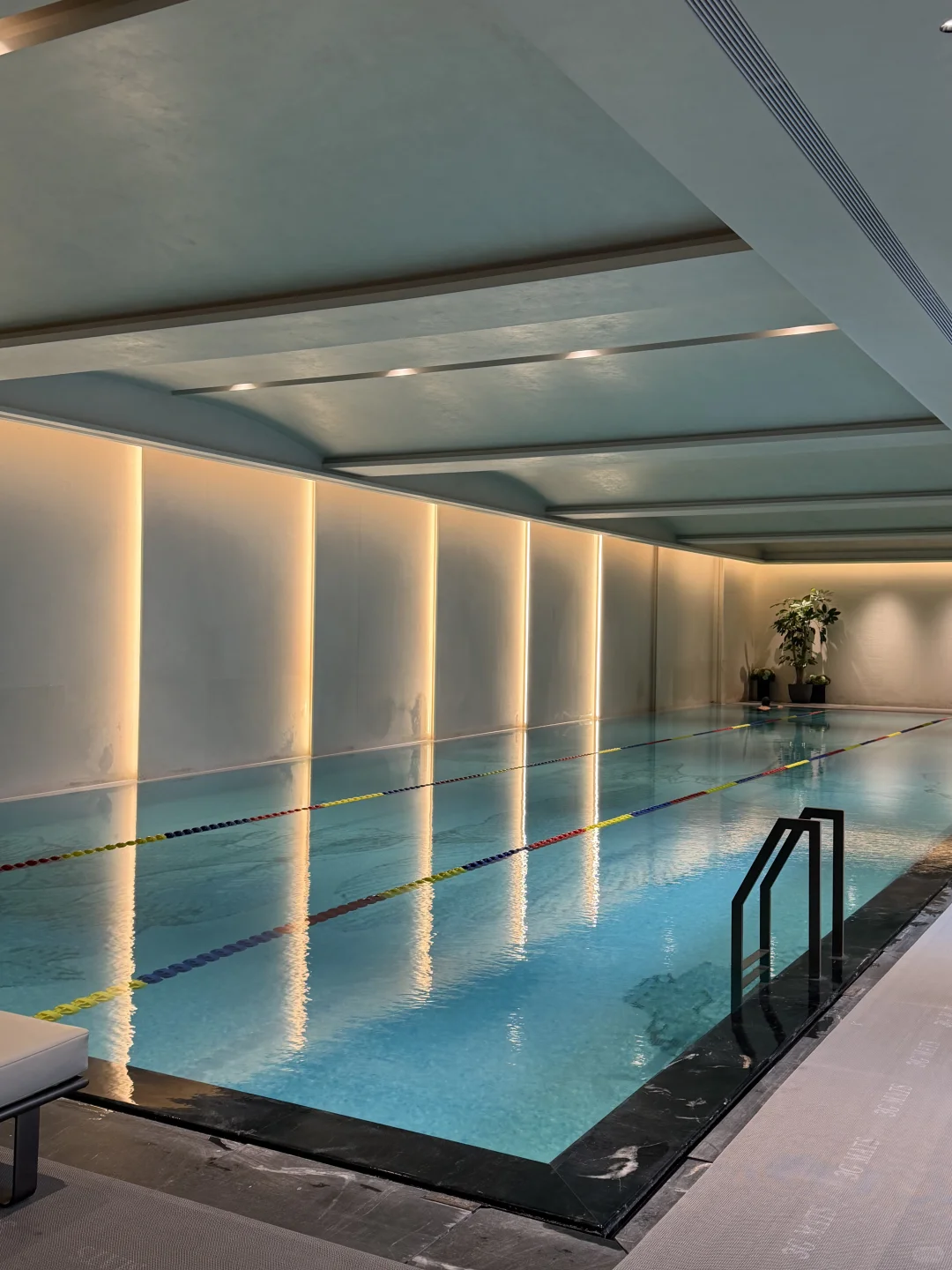 在石家庄，也算一只脚踏入富人区了……