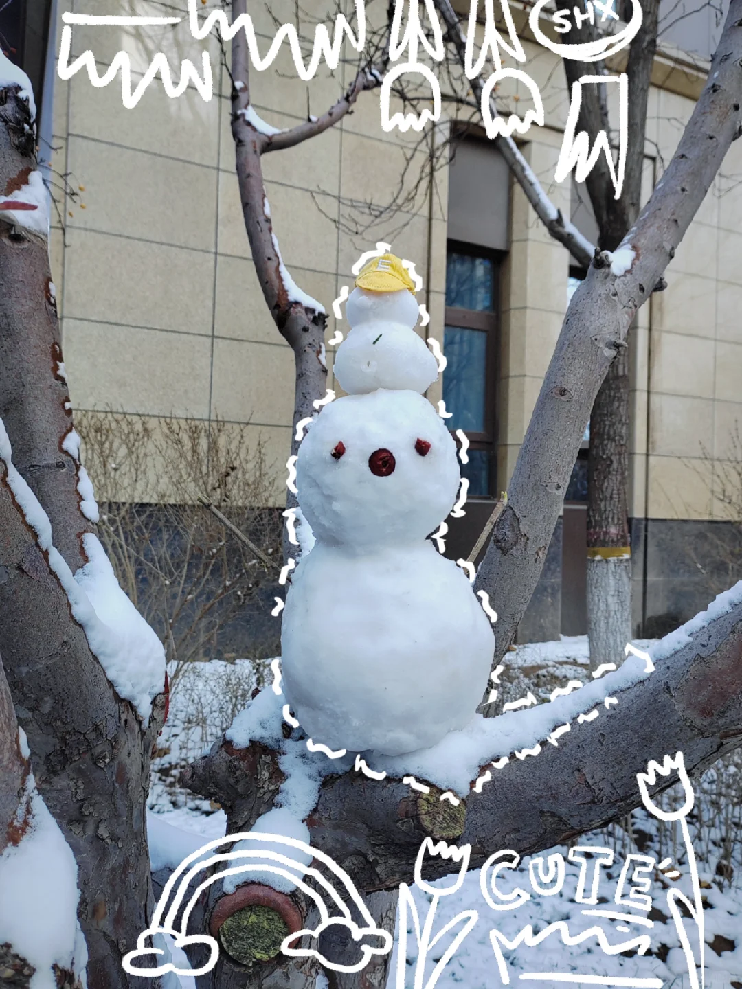 把小朋友藏进雪里，就会变出一个小雪人