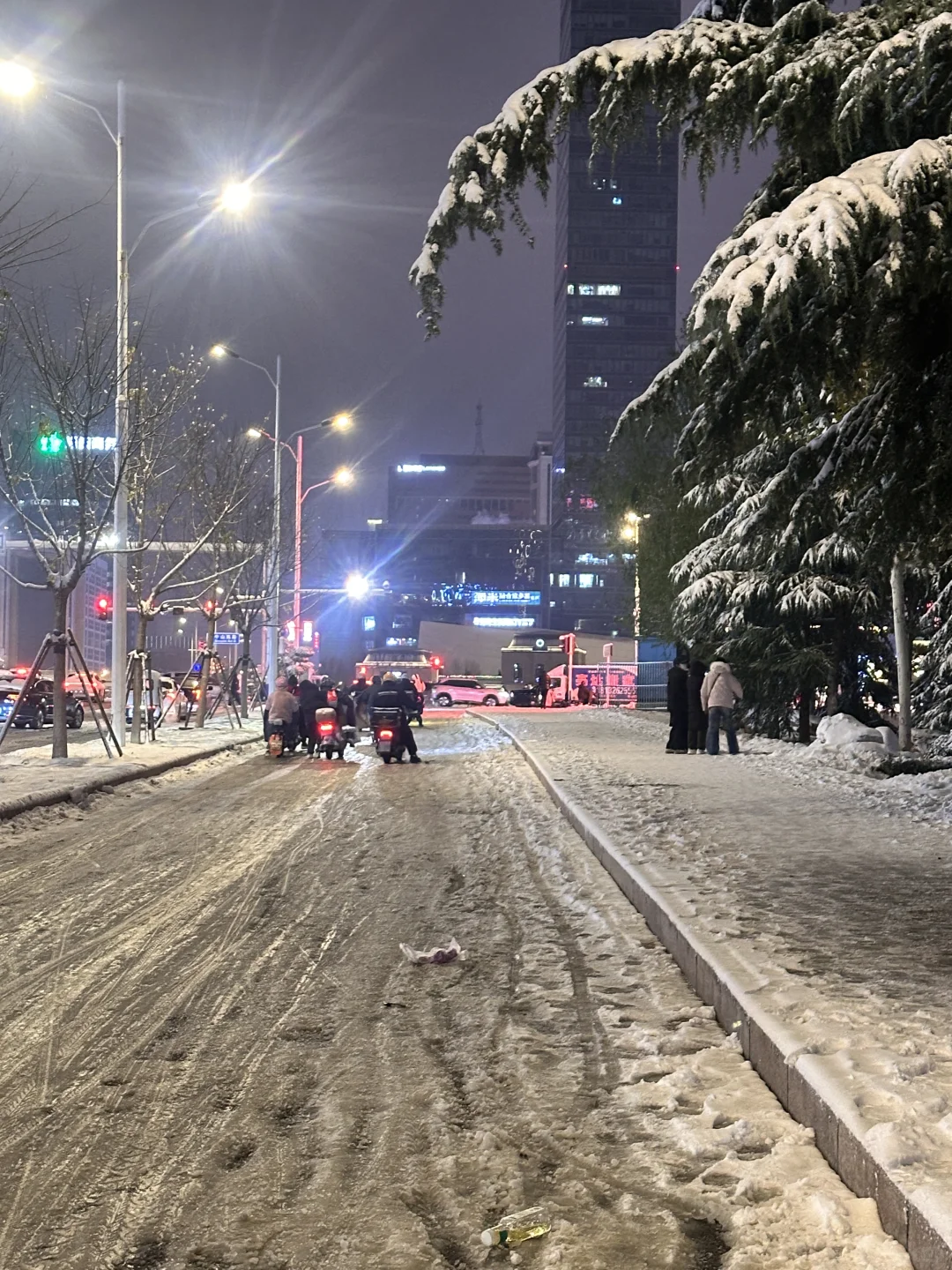 石家庄中山路实时路况。。太滑了！！