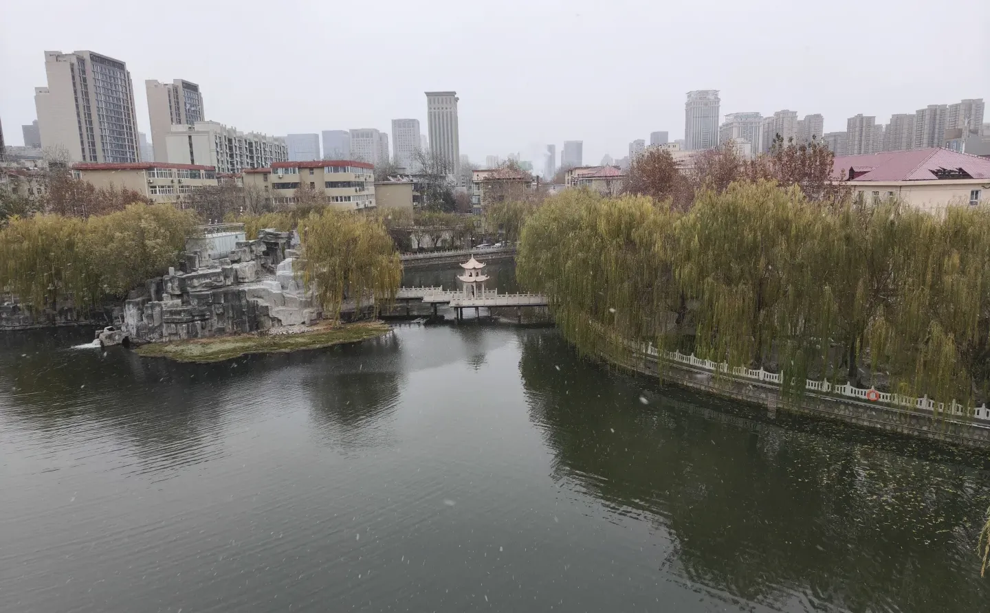 石家庄开始下雪啦