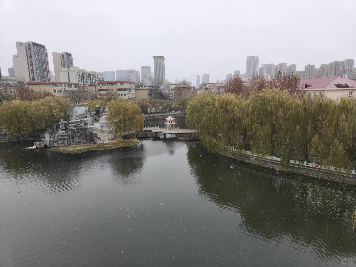 石家庄开始下雪啦