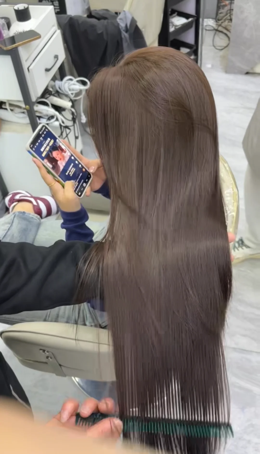 关于00后在邯郸新世纪开了一家理发店