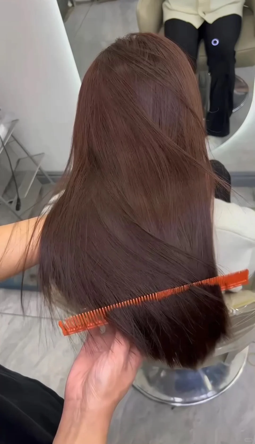 关于00后在邯郸新世纪开了一家理发店