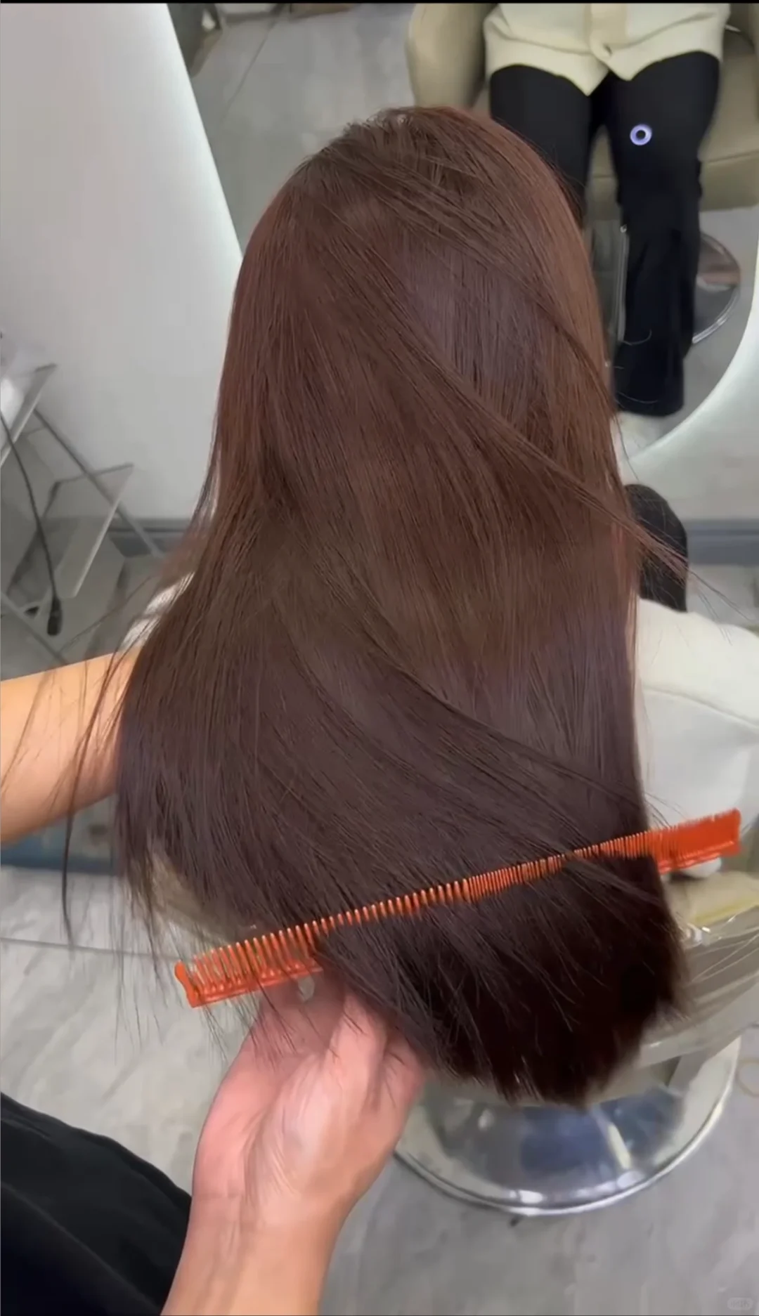 关于00后在邯郸新世纪开了一家理发店