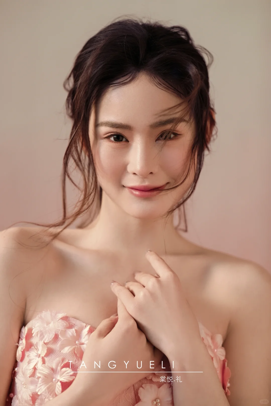 美神降临❗少女感爆棚的粉色系🌸油画婚纱照