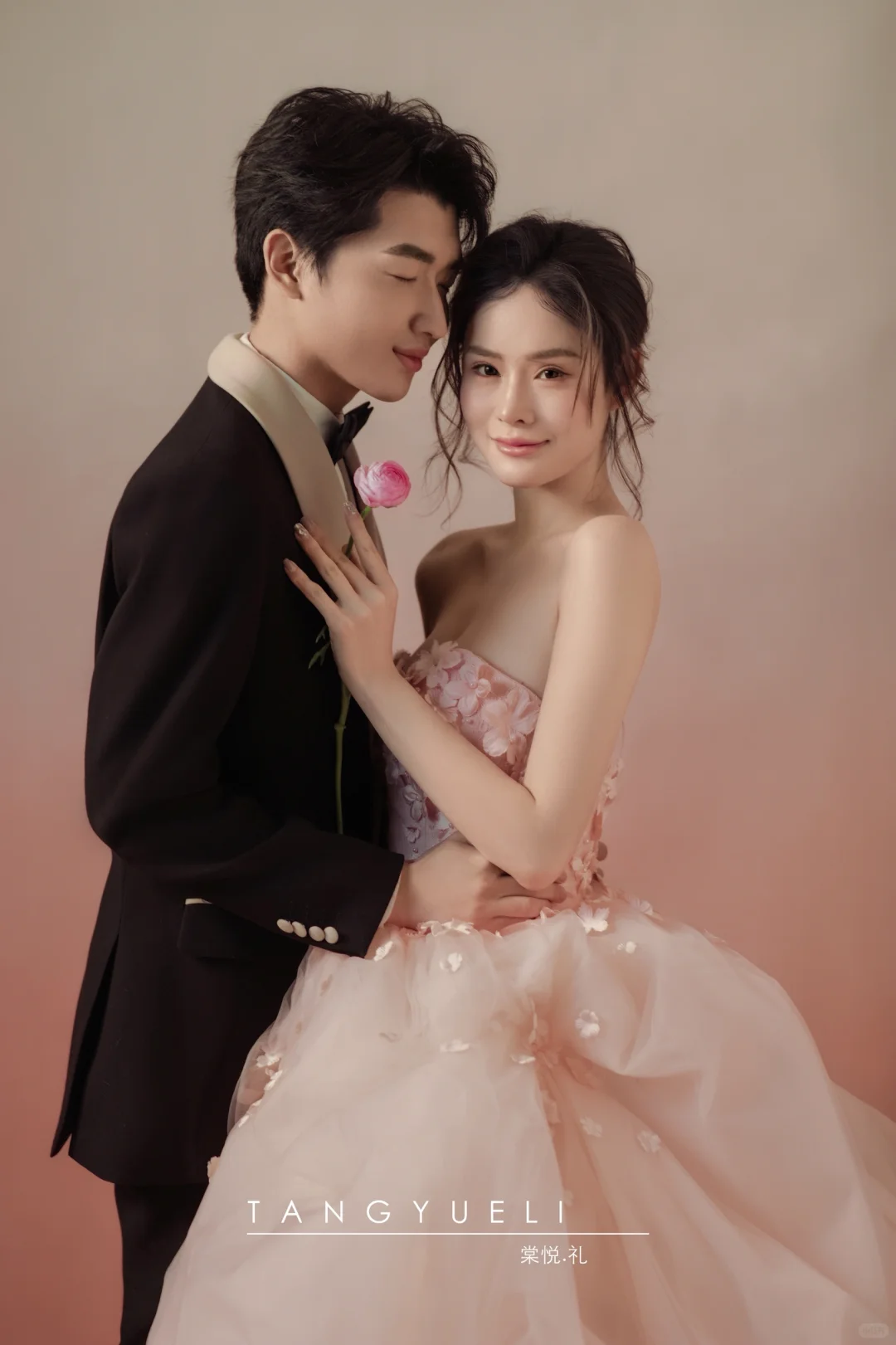 美神降临❗少女感爆棚的粉色系🌸油画婚纱照