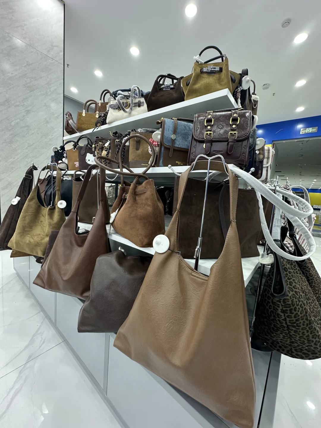 这简直就是现实版Pdd天堂啊！🛍️