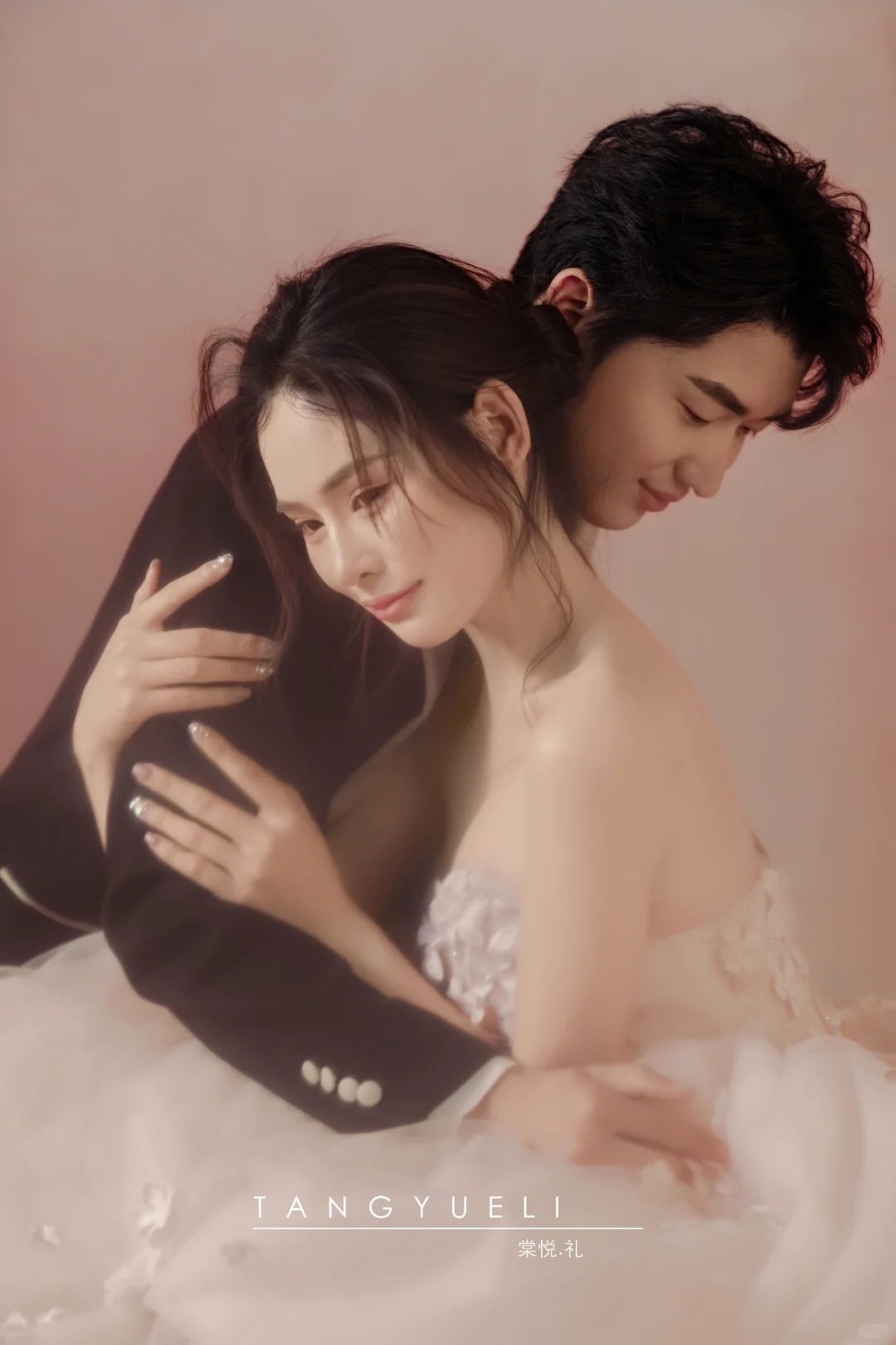 美神降临❗少女感爆棚的粉色系🌸油画婚纱照