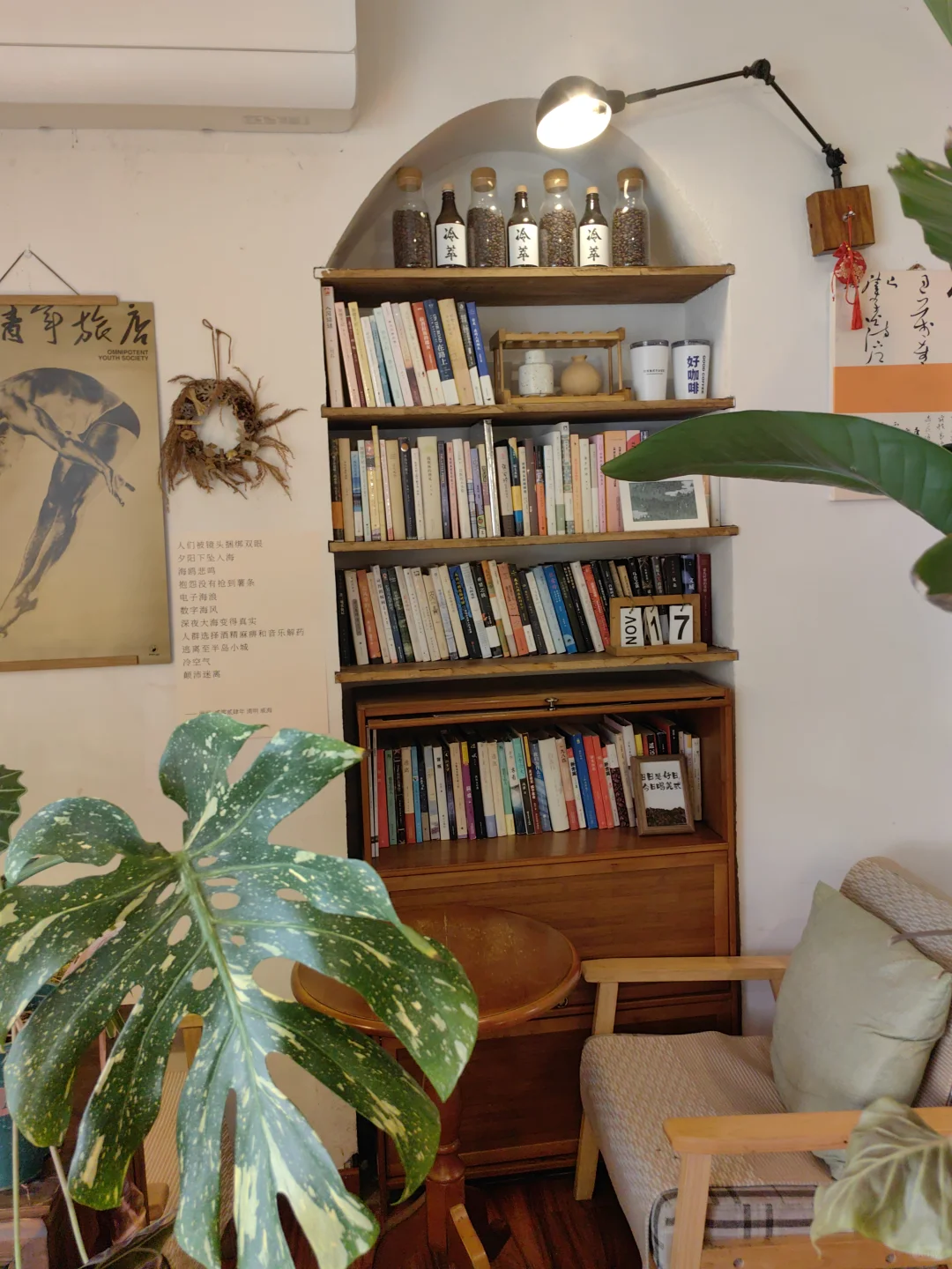 邯郸不缺有意思的小咖啡店～磁带、CD、相机