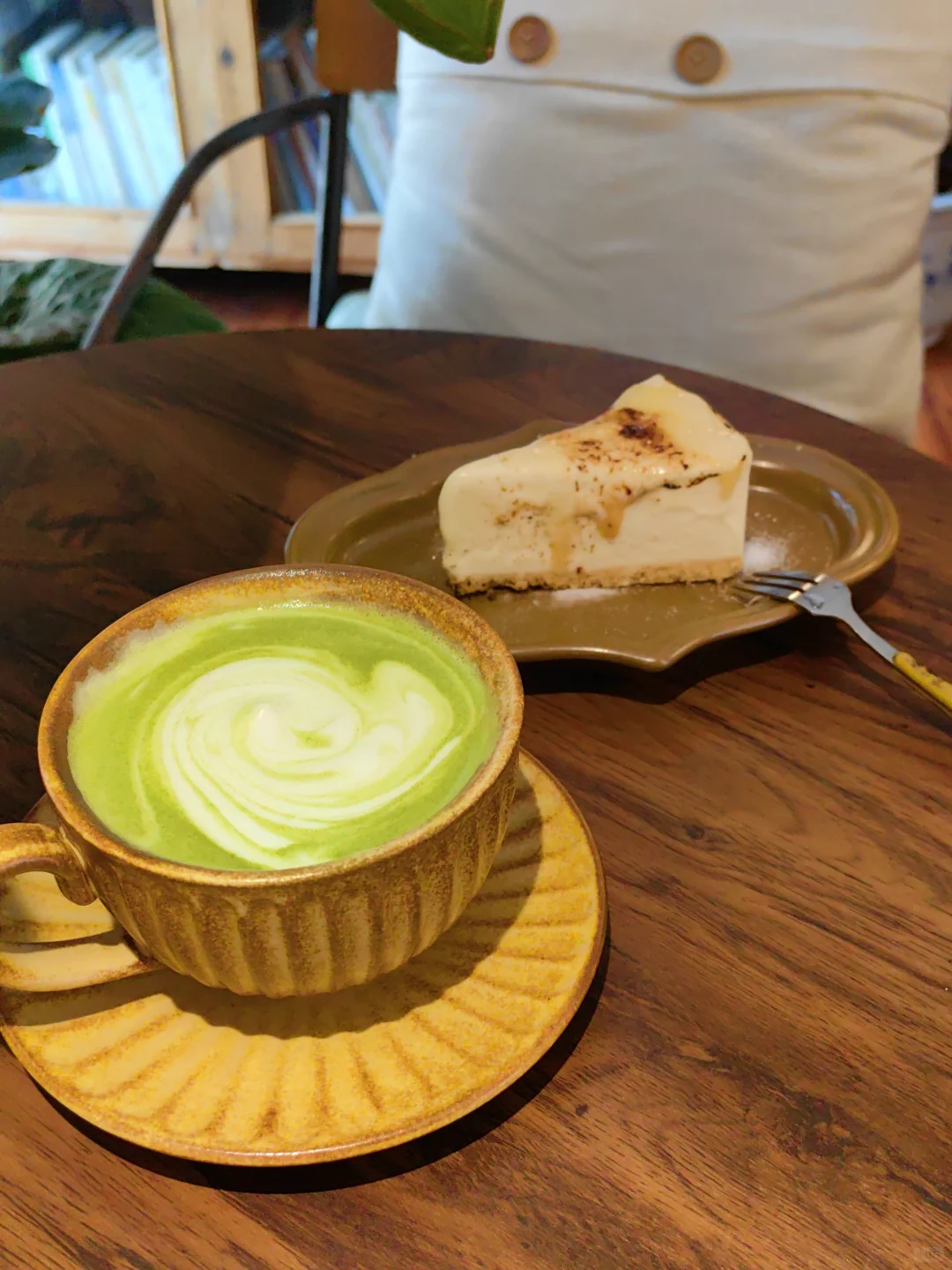 邯郸不缺有意思的小咖啡店～磁带、CD、相机