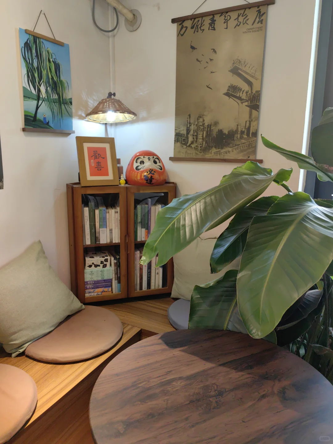 邯郸不缺有意思的小咖啡店～磁带、CD、相机