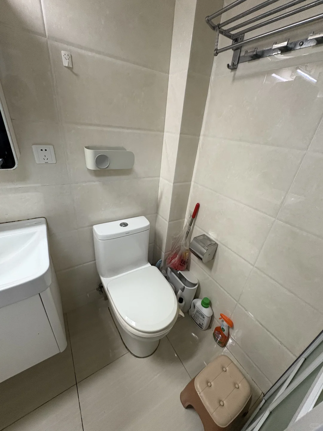 复旦大学邯郸校区，精装修一房一厅4200？