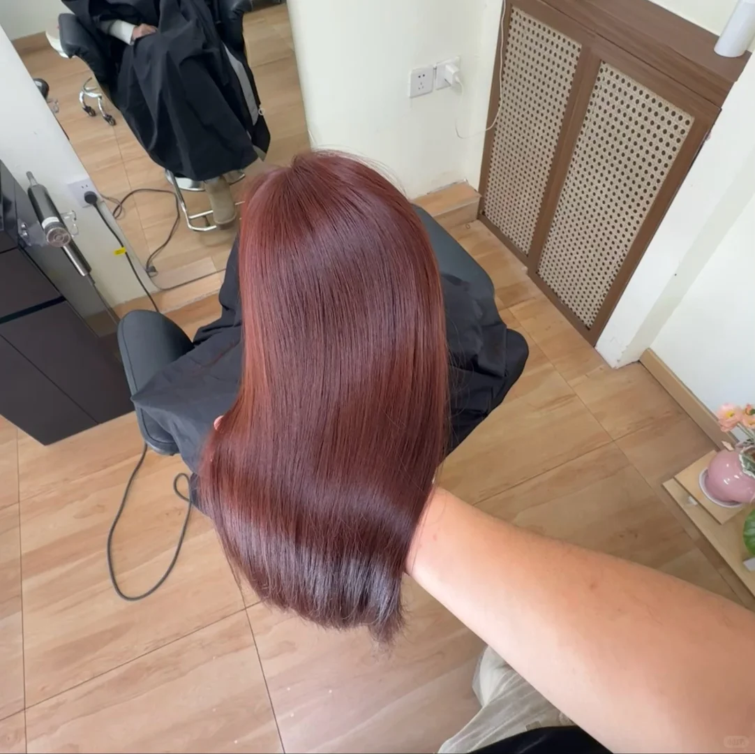 邢台00后夫妻开了一家只接待女生的理发店