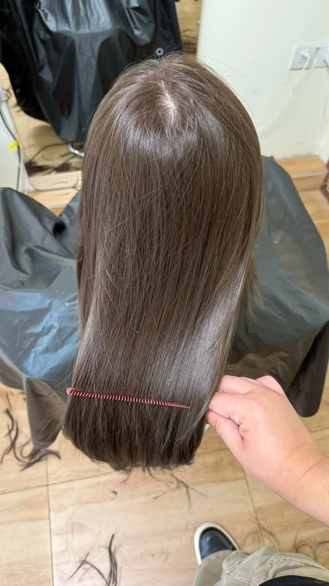 邢台00后夫妻开了一家只接待女生的理发店