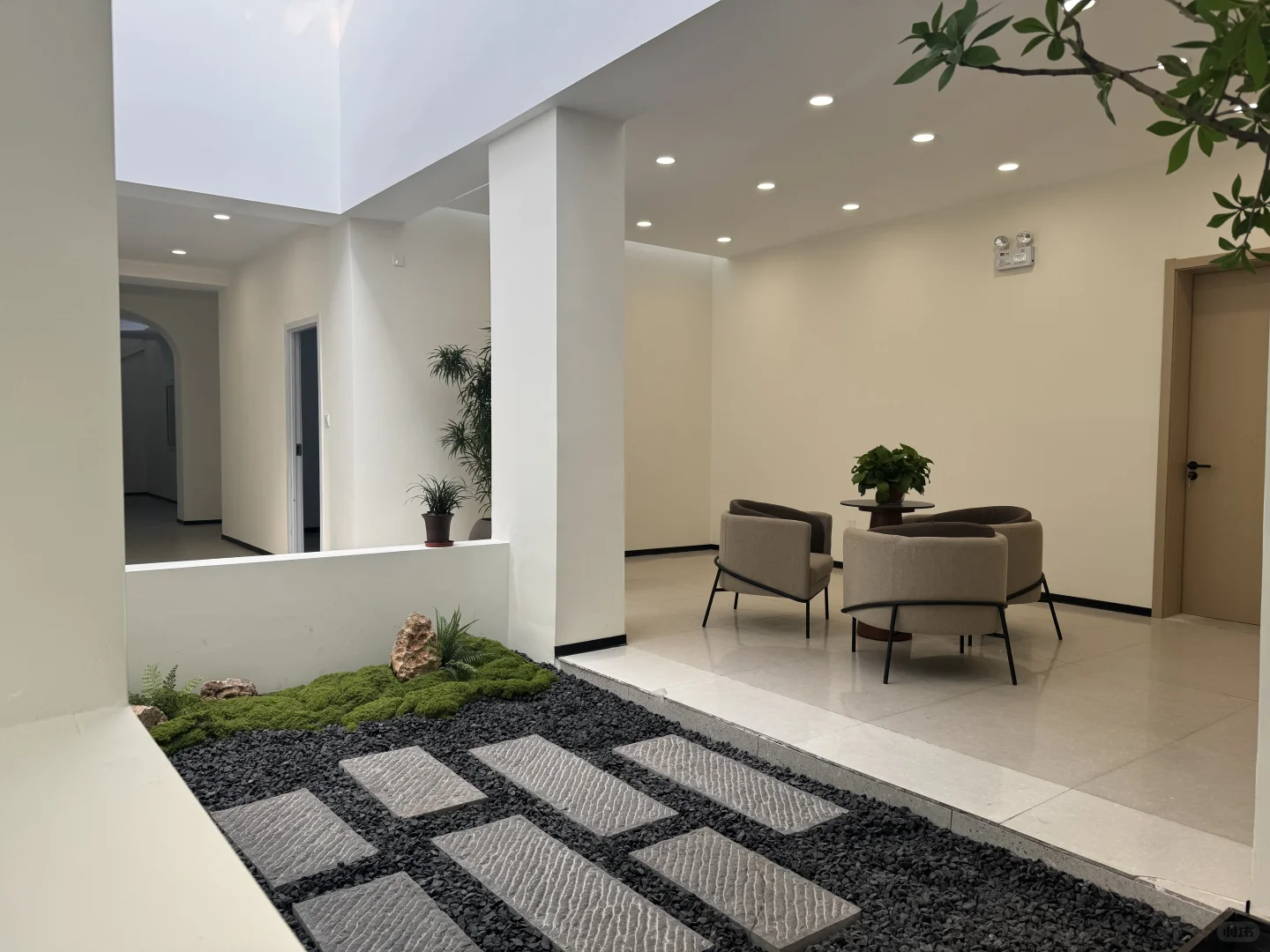 邢台达活泉旁的惊喜！鸿一艺术空间成立了！