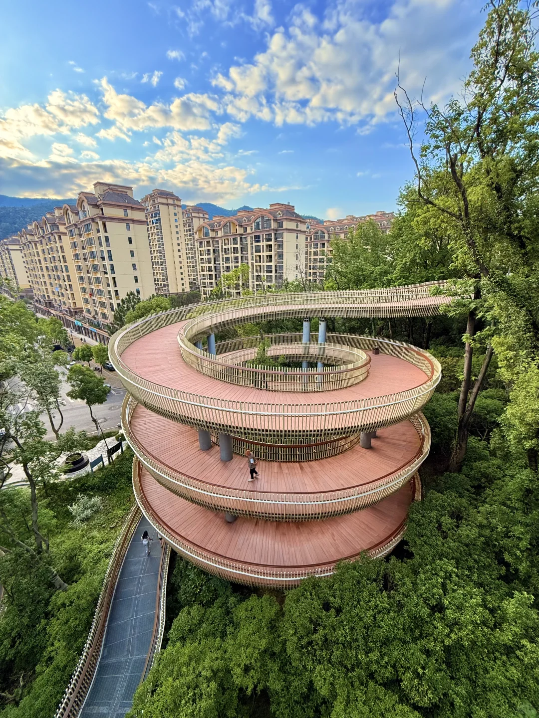 南昌梅岭是个巨大的能量场。。。。