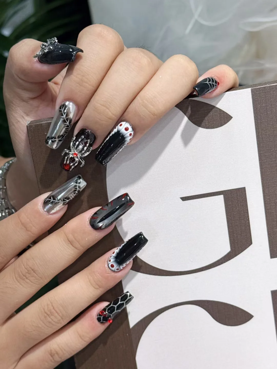 赣州美甲|酷飒黑暗风美甲、