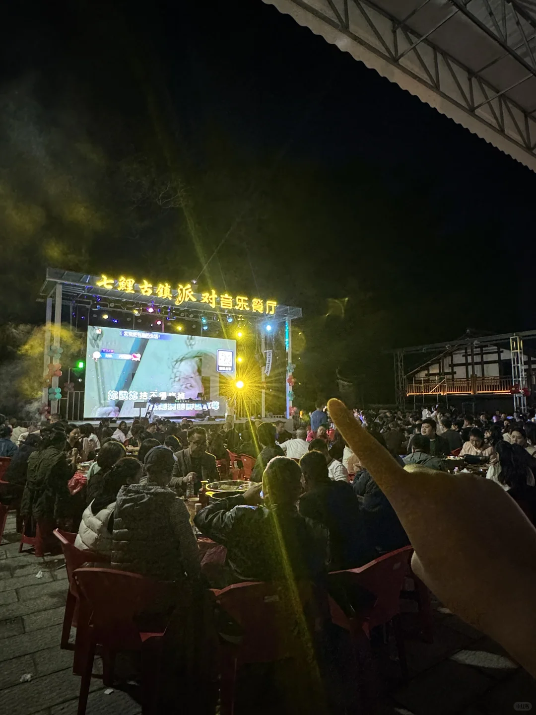 我勒个。。赣州这里人好多啊 好烟火气！！！