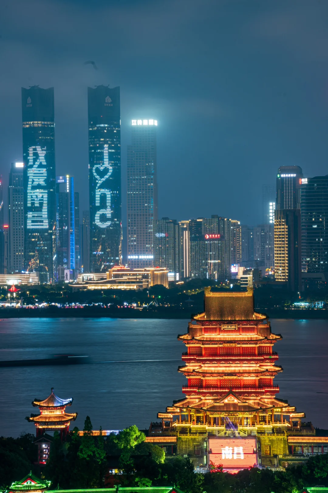 王勃诚不欺我，我拍到了最惊艳的古今同框