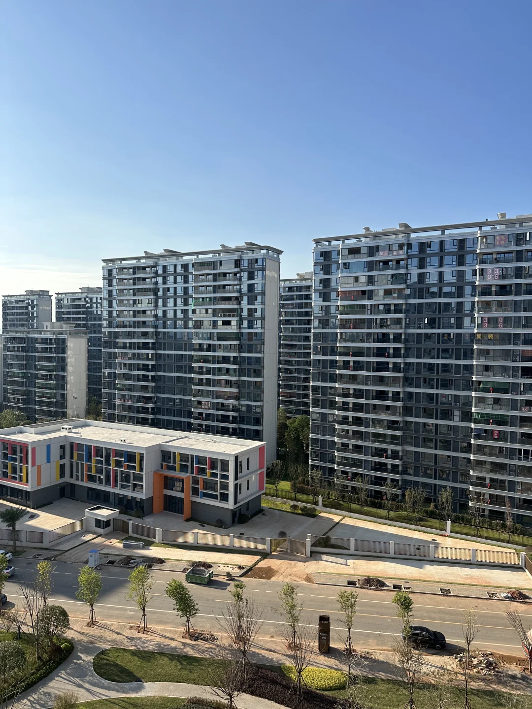 赣州对面几栋楼都在装修！需要开荒保洁嘛😊