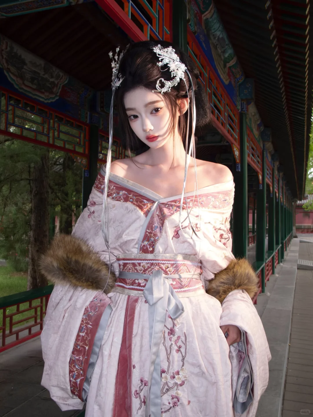 求推荐赣州汉服馆能做这个妆造的