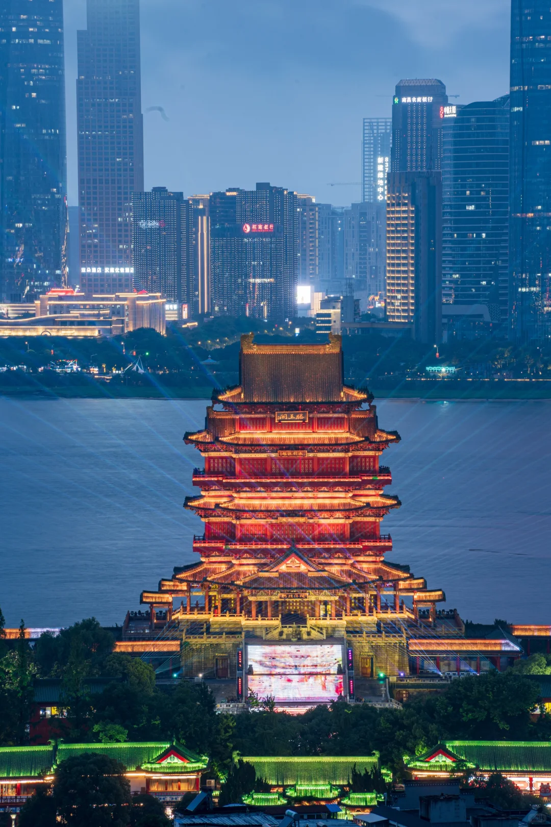 王勃诚不欺我，我拍到了最惊艳的古今同框