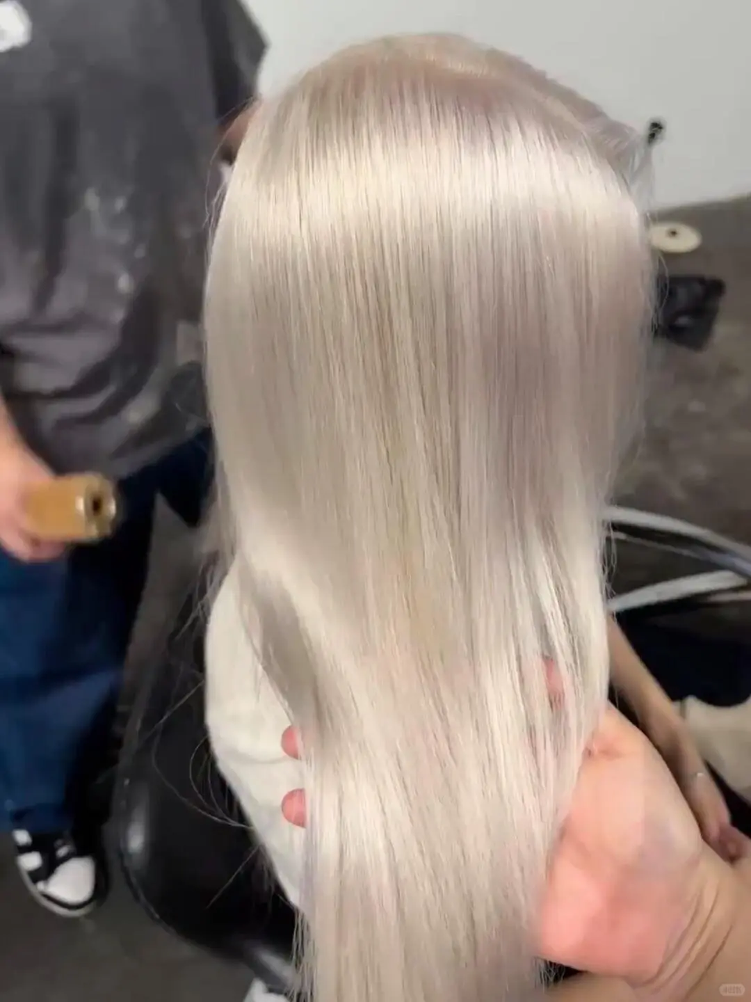 南昌社恐00后开了一家平价漂染店