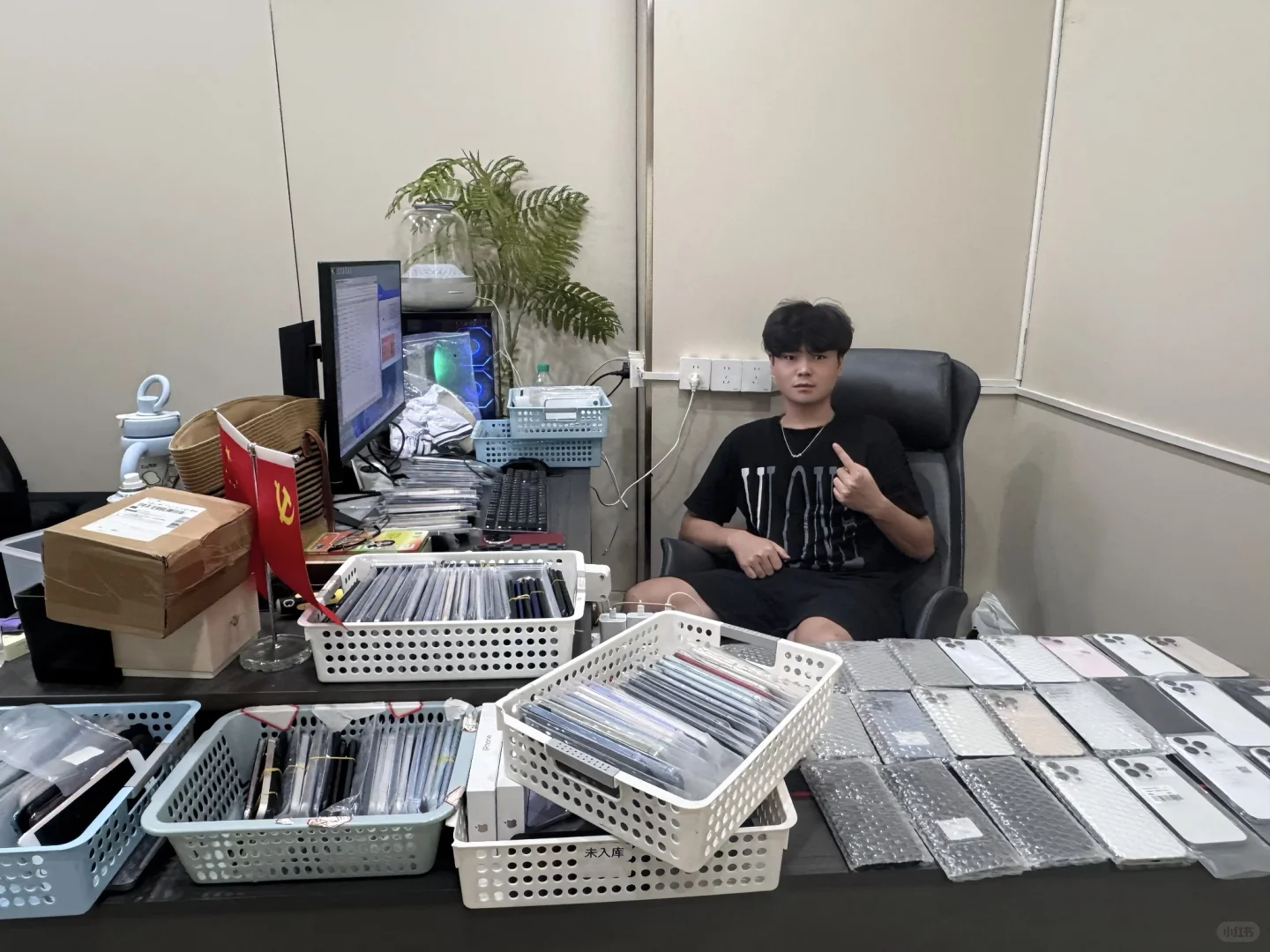 00后在南昌开了一家180平的二手机实体店❗