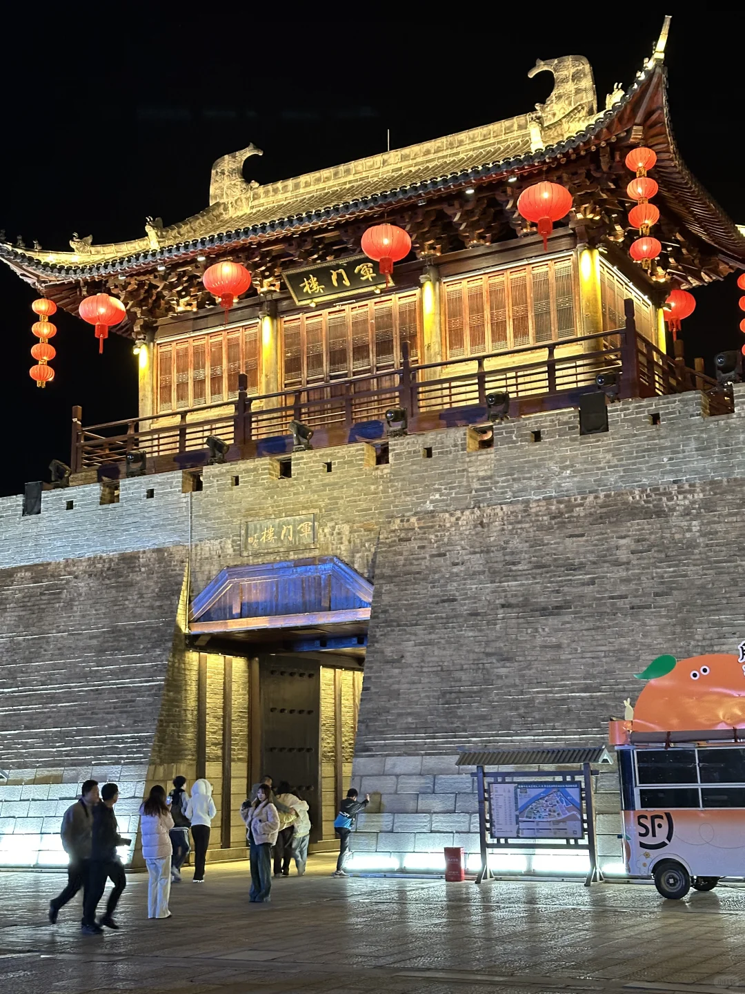 赣州宋潮的“橙”意暴击！这墙我能拍一百张📷