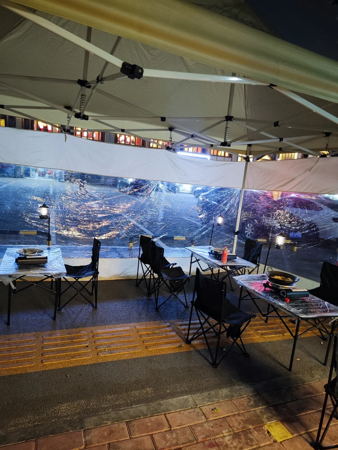 摆摊失败，剩了很多闲置用品，