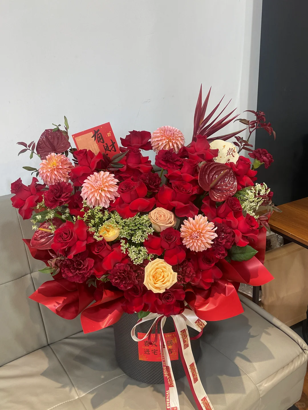 赣州花店｜红色系抱抱桶鲜花花店