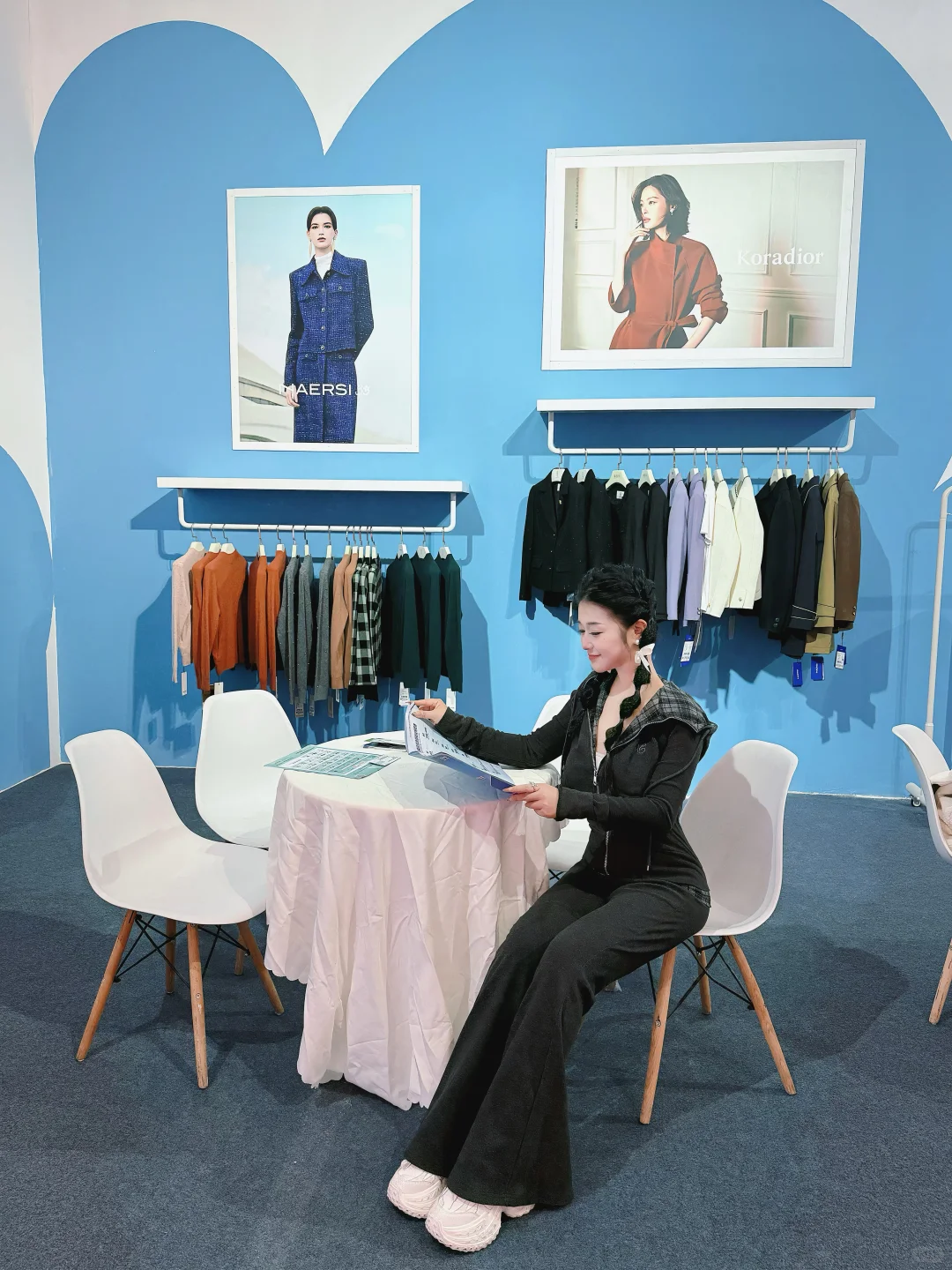 赣州于都服装周逛展｜红韵与时尚撞满怀