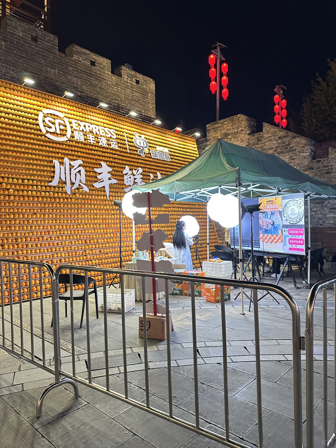 赣州宋潮的“橙”意暴击！这墙我能拍一百张📷